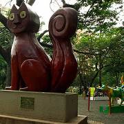 Fotos del Monumento al Gato del Rio en Cali, Colombia.