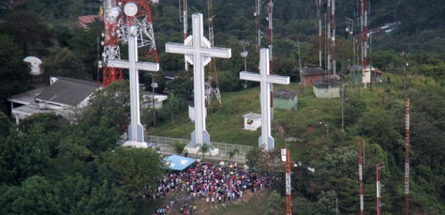 Cerro de las tres Cruces en Cali, Colombia.