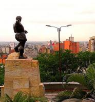 Mirador y estatua de Sebastian de Belalcazar en Cali, Colombia.
