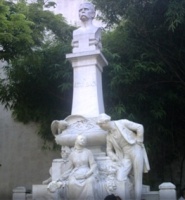 Monumento a Jorge Isaac en Cali, Colombia.