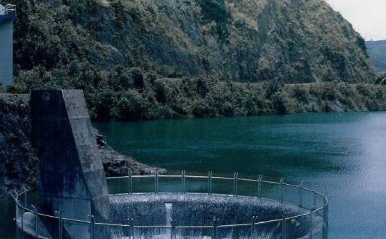 Embalse lago calima