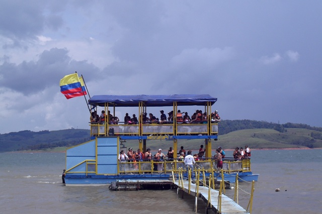 Take a ride on the mississippi Ferry