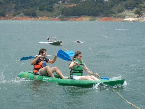 Discover the sights of Lake Calima skyline