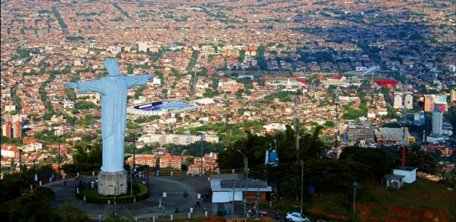 Monumento y Mirador Cristo Rey en Cali, Colombia.
