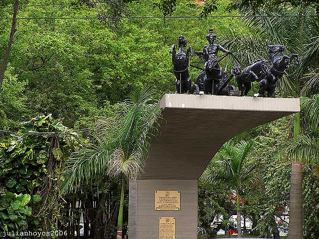 Monumento a la Cuadriga Romana en Cali, Colombia.