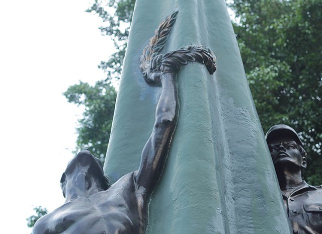 Monumento A La Policia Nacional en Cali, Colombia.