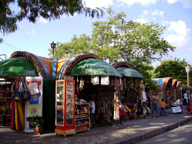 Parque Artesanal Loma de La Cruz en Cali, Colombia.