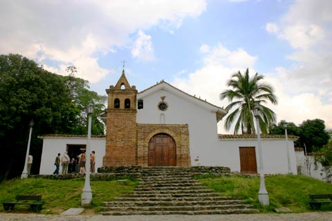 La Capilla de San Antonio, es de tipo barroco, se encuentra ubicada en la Colina de San Antonio en Santiago de Cali, Colombia.