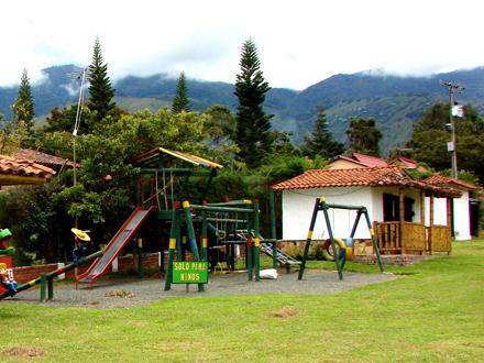 Alquiler de caba&ntilde;as frente al Lago Calima