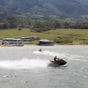 Inflable para escalar en el Lago Calima, Darien Colombia.